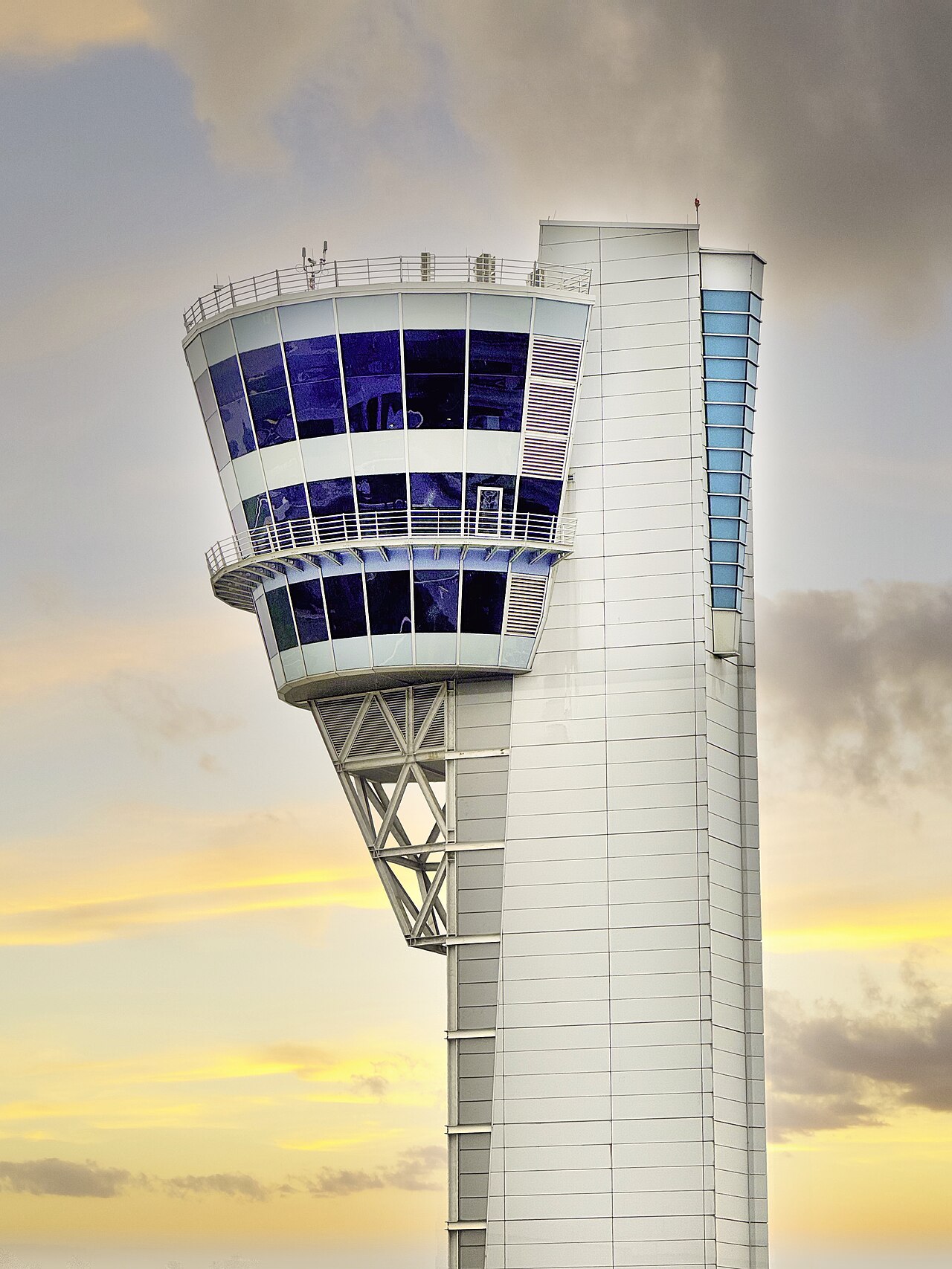 Real-world photo of a ATC Tower VHF Communications Antenna in use
