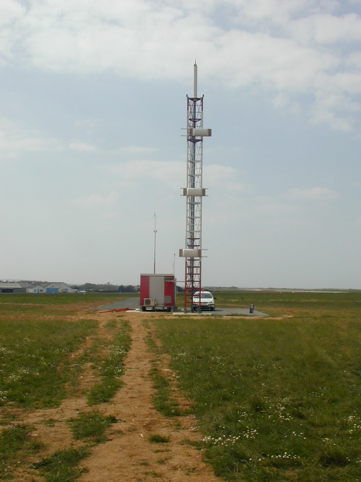 Real-world photo of a ILS Glideslope Antenna in use