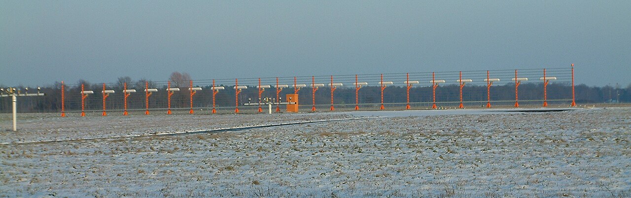 Real-world photo of a ILS Localizer Array in use