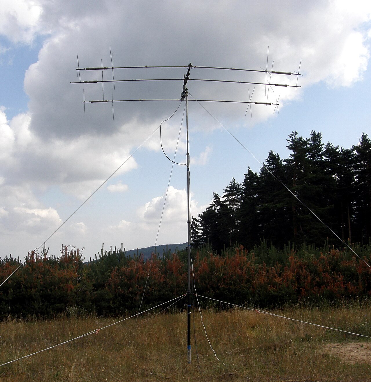 Real-world photo of a Yagi-Uda in use